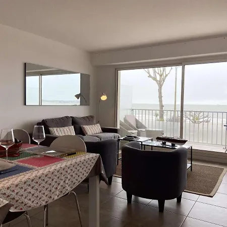 Διαμέρισμα T3 A Avec Terrasse, Parking Et Acces Plage - Fr-1-245-185