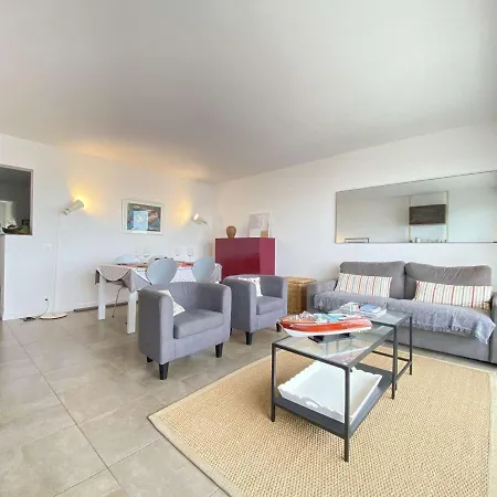 Διαμέρισμα T3 A Avec Terrasse, Parking Et Acces Plage - Fr-1-245-185